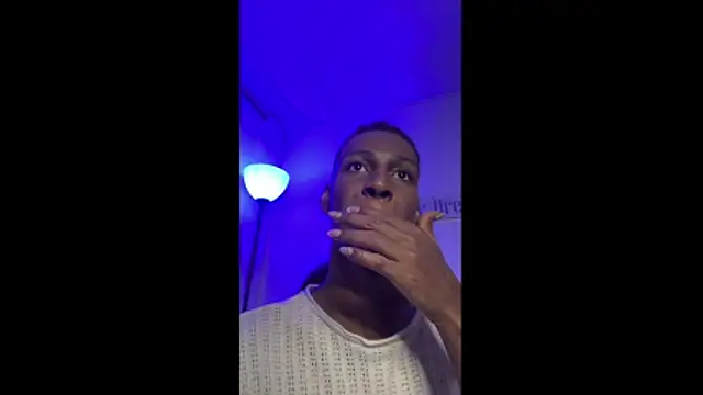 Snapshot of maiki18_ chatting on March 31, 2026, 1:07 am maiki18 online show from March 31, 2026, 1:07 am