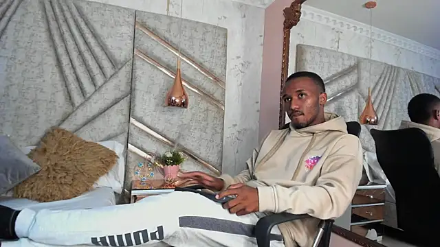 JamesParck online show from January 19, 2025, 3:42 pm