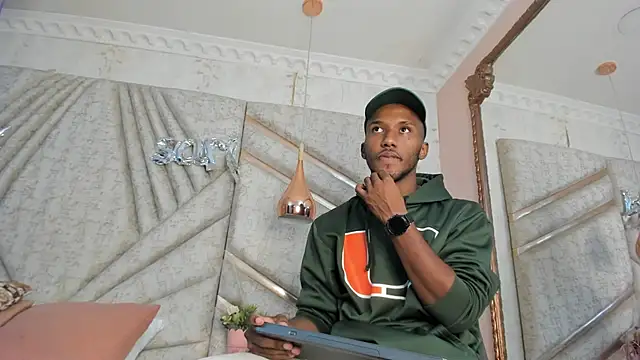 JamesParck online show from February 19, 2025, 6:21 pm