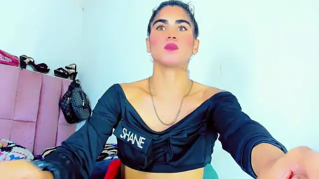 Snapshot of hannabigdirty chatting on February 21, 2025, 11:43 pm hannabigdirty online show from February 21, 2025, 11:43 pm