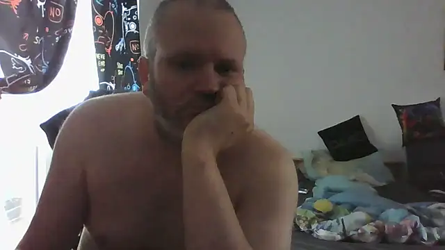 ShyBoy1982 online show from May 10, 2026, 1:16 pm