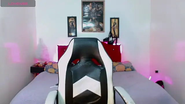 AdharaaMoon online show from December 5, 2025, 12:47 pm