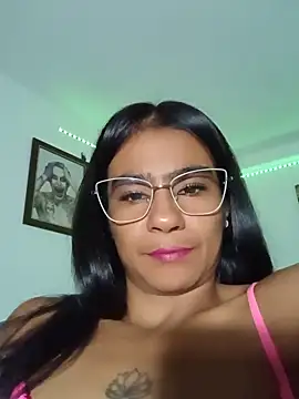 Snapshot of Leslly_ chatting on June 18, 2026, 11:14 am Leslly online show from June 18, 2026, 11:14 am