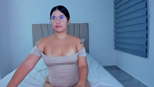 Natasha-28 online show from January 15, 2026, 2:38 am