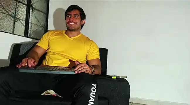 Snapshot of willian_m777 chatting on December 24, 2024, 5:05 am willian m777 online show from December 24, 2024, 5:05 am