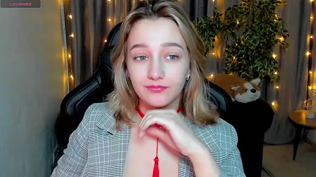 Snapshot of Sinty_Noria chatting on February 21, 2025, 1:11 am Sinty Noria online show from February 21, 2025, 1:11 am