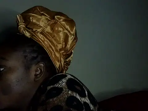 Snapshot of Sexy_racy_rebel_ chatting on October 22, 2025, 12:11 am Sexy racy rebel online show from October 22, 2025, 12:11 am