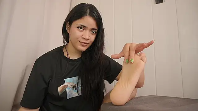 Feetgirl01 online show from January 19, 2025, 1:01 pm