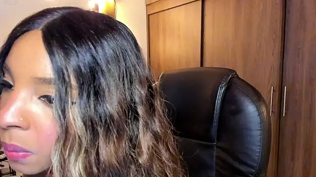 Snapshot of alikahouston4 chatting on March 13, 2025, 6:37 am alikahouston4 online show from March 13, 2025, 6:37 am