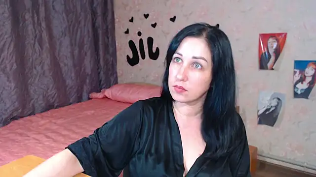 JillStevens online show from November 18, 2025, 3:34 am