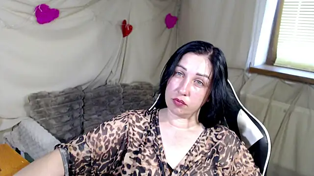 Snapshot of JillStevens chatting on June 12, 2026, 6:56 am JillStevens online show from June 12, 2026, 6:56 am