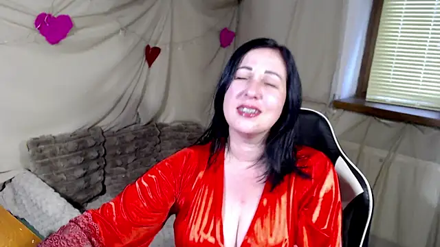 Snapshot of JillStevens chatting on June 19, 2026, 5:06 pm JillStevens online show from June 19, 2026, 5:06 pm
