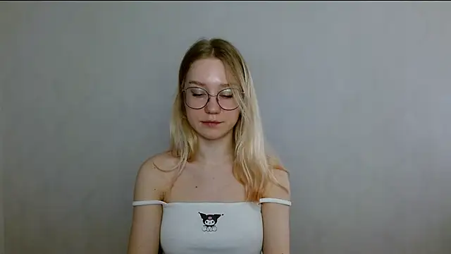 cindi hot online show from March 8, 2025, 9:17 am