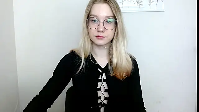 cindi hot online show from March 21, 2025, 8:28 am