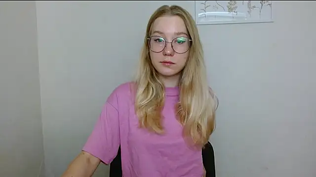 cindi hot online show from September 16, 2025, 8:59 am