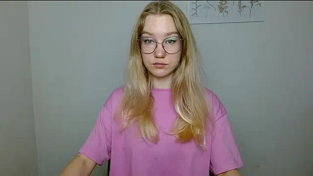 cindi hot online show from September 19, 2025, 10:27 am