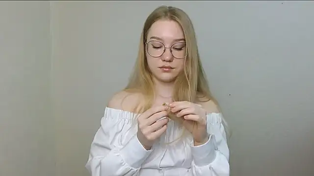 cindi hot online show from April 23, 2026, 12:29 pm