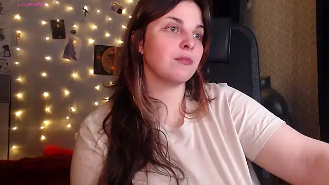 Saya sweet online show from September 10, 2025, 6:30 pm