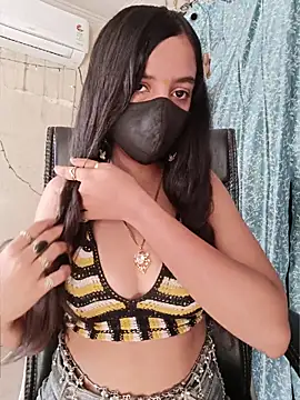 Parinaaz18 online show from June 19, 2026, 1:43 am