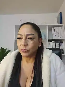 Snapshot of Gina_Myers chatting on May 16, 2026, 3:36 am Gina Myers online show from May 16, 2026, 3:36 am
