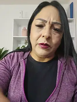 Snapshot of Gina_Myers chatting on May 21, 2026, 3:13 am Gina Myers online show from May 21, 2026, 3:13 am