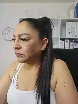 Snapshot of Gina_Myers chatting on May 28, 2026, 3:04 am Gina Myers online show from May 28, 2026, 3:04 am