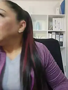 Snapshot of Gina_Myers chatting on June 2, 2026, 3:52 am Gina Myers online show from June 2, 2026, 3:52 am