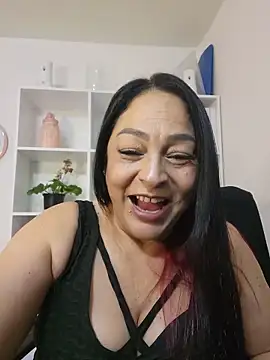 Snapshot of Gina_Myers chatting on June 5, 2026, 4:08 am Gina Myers online show from June 5, 2026, 4:08 am