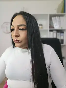 Gina Myers online show from August 4, 2026, 3:32 am