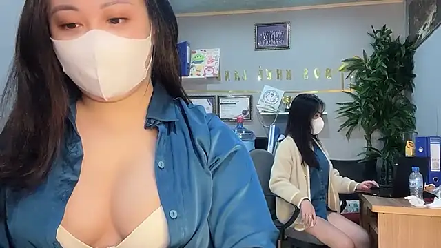 Snapshot of Bamboo_Swetie chatting on December 17, 2024, 2:44 pm Bamboo Swetie online show from December 17, 2024, 2:44 pm