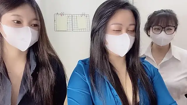 Snapshot of Bamboo_Swetie chatting on December 16, 2025, 3:28 pm Bamboo Swetie online show from December 16, 2025, 3:28 pm