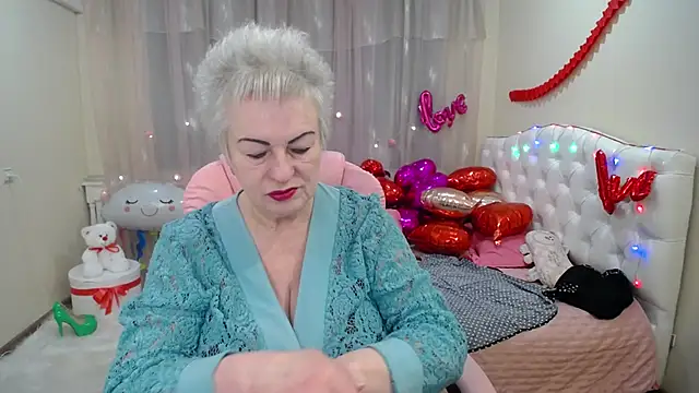 KayleSmoll online show from February 8, 2025, 7:16 pm