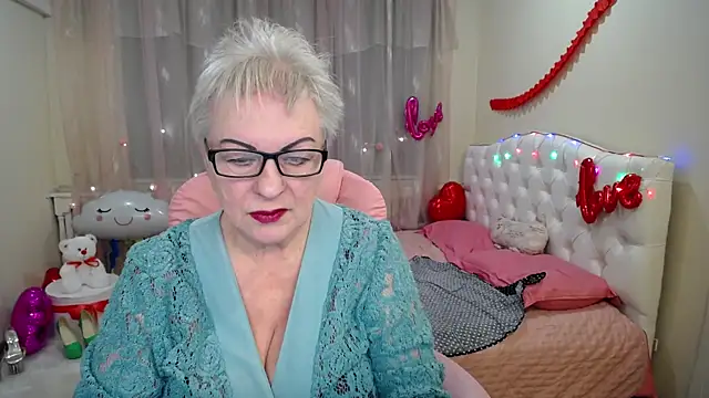 KayleSmoll online show from February 25, 2025, 10:50 pm