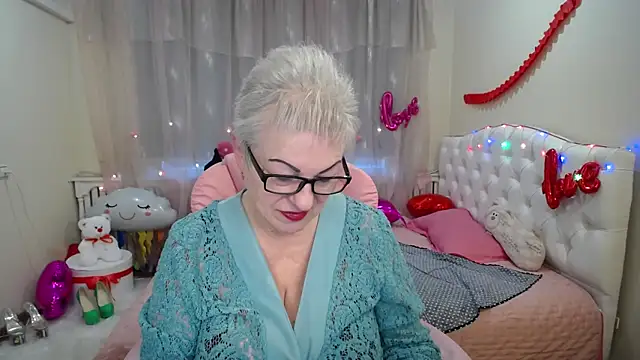 KayleSmoll online show from March 8, 2025, 5:17 am