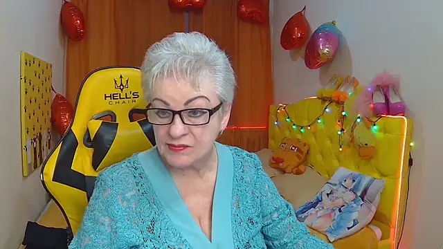 KayleSmoll online show from March 22, 2025, 7:20 pm