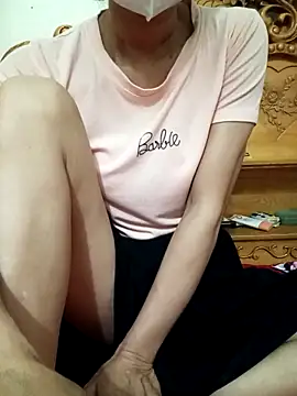 YunLem online show from November 13, 2025, 2:43 am