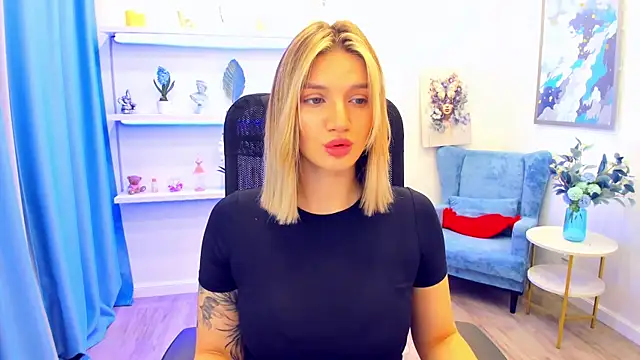 Snapshot of SelenaeMoore chatting on May 16, 2026, 6:50 pm SelenaeMoore online show from May 16, 2026, 6:50 pm