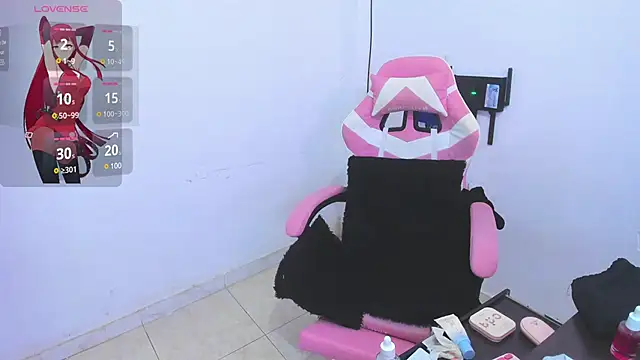 LAYLATAYLOR  online show from March 18, 2025, 2:36 am