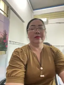 Snapshot of NDith chatting on December 14, 2025, 8:52 am NDith online show from December 14, 2025, 8:52 am