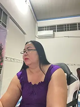 Snapshot of NDith chatting on December 15, 2025, 10:03 pm NDith online show from December 15, 2025, 10:03 pm