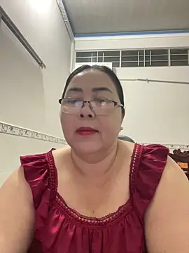 Snapshot of NDith chatting on December 18, 2025, 2:01 pm NDith online show from December 18, 2025, 2:01 pm