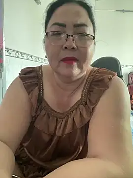 Snapshot of NDith chatting on December 23, 2025, 6:00 am NDith online show from December 23, 2025, 6:00 am