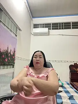 Snapshot of NDith chatting on January 6, 2026, 11:14 am NDith online show from January 6, 2026, 11:14 am