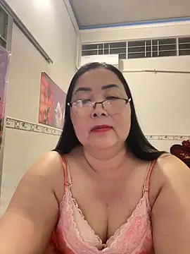 Snapshot of NDith chatting on February 14, 2026, 1:41 pm NDith online show from February 14, 2026, 1:41 pm