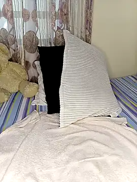 Cherriikenzie online show from February 25, 2025, 8:03 am