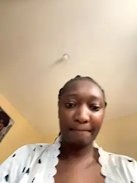 Snapshot of annkeller chatting on November 18, 2025, 6:18 am annkeller online show from November 18, 2025, 6:18 am