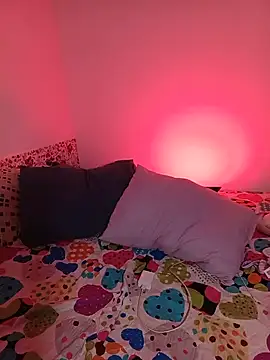 kitten sweet online show from June 14, 2026, 3:08 am