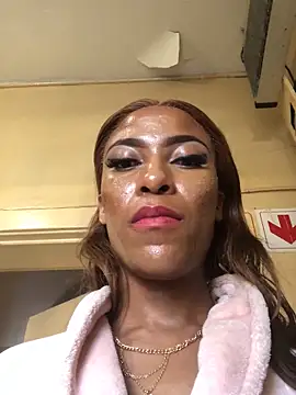 Snapshot of Kylie_Hairy_Bbc chatting on September 12, 2025, 12:38 pm Kylie Hairy Bbc online show from September 12, 2025, 12:38 pm