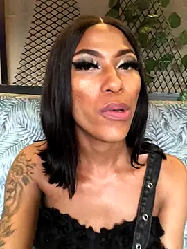 Snapshot of Kylie_Hairy_Bbc chatting on October 22, 2025, 4:07 pm Kylie Hairy Bbc online show from October 22, 2025, 4:07 pm