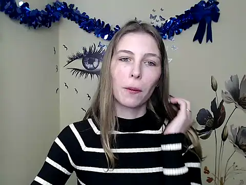 Snapshot of StrangerGi chatting on February 13, 2025, 10:02 am StrangerGi online show from February 13, 2025, 10:02 am